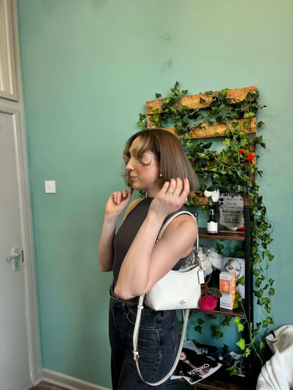 Bob cut side profile