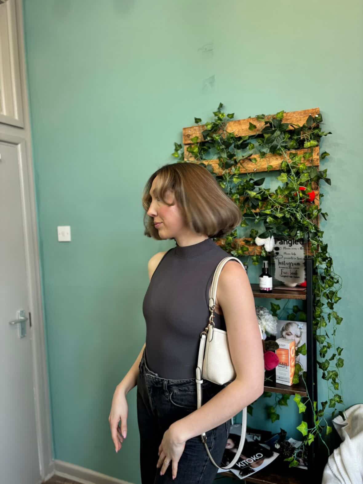 Dark brunette blow dry with bounce